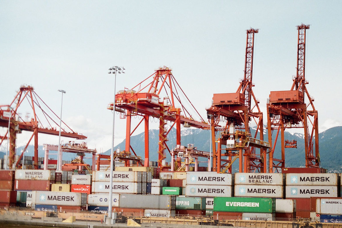 Maersk, Maliyetlerini Kısıtlayarak Zayıf Görünen ve Geliştirilmesi Gereken Diğer Denizcilik Hizmetlerine Odaklanıyor